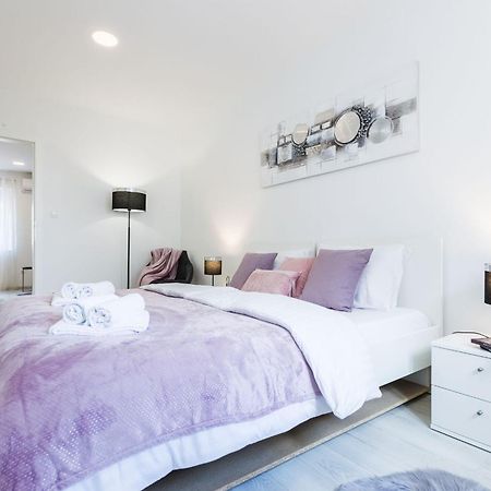 2Sis 2 Apartments Zadar Room photo
